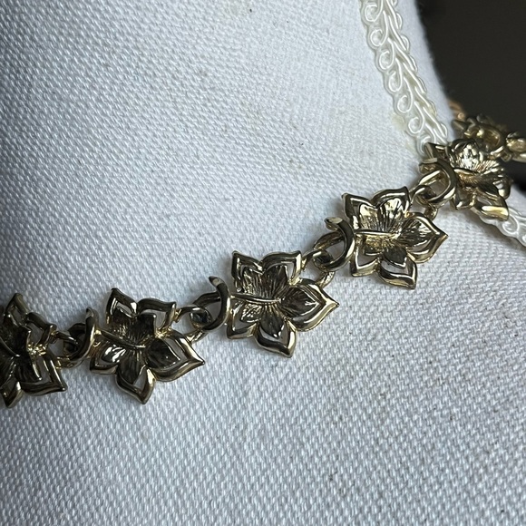 Vintage Coro Choker Necklace Gold Plated Flowers Signed - Picture 8 of 12